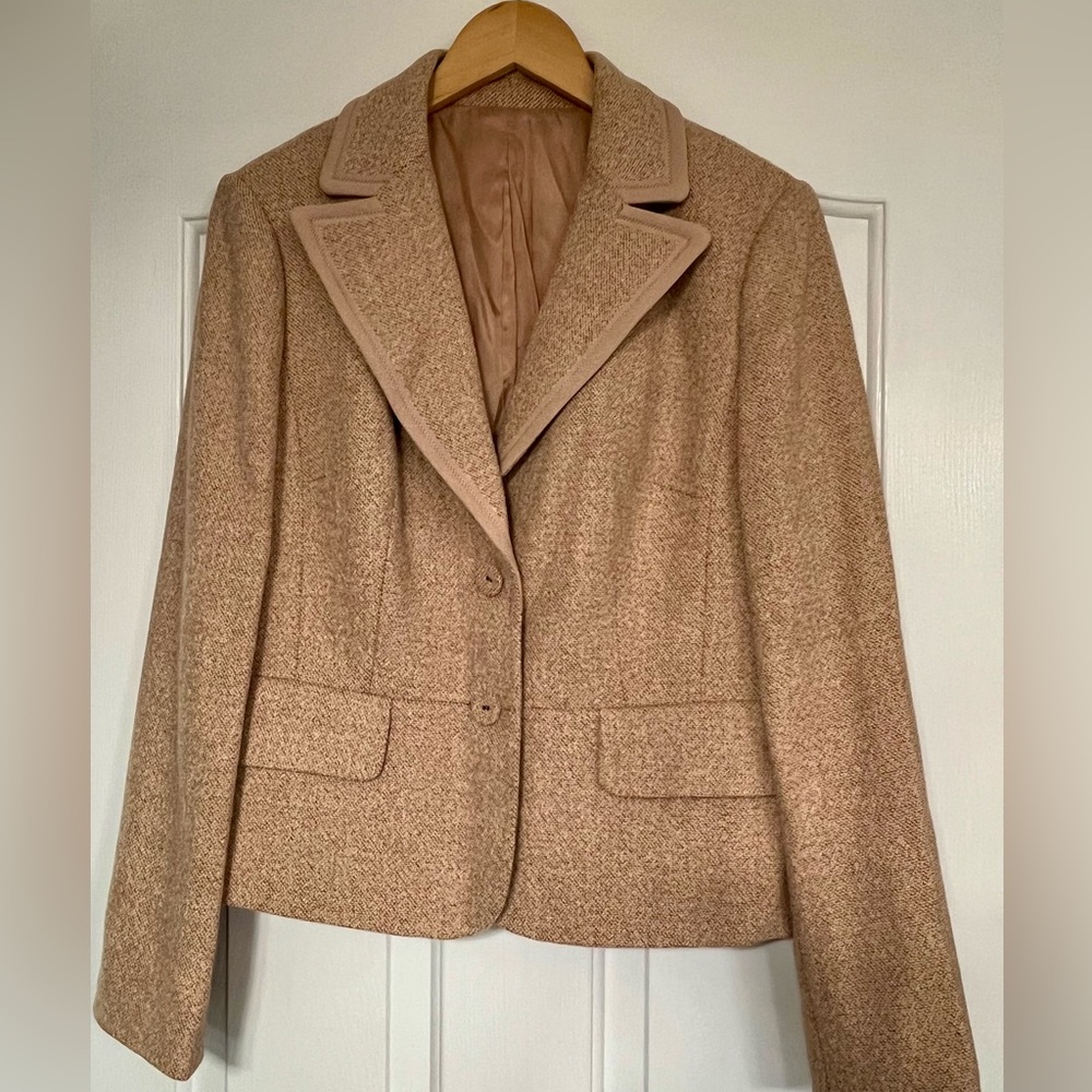 Ann Taylor Tweed Pink Skirt Suit Size 12 Like New